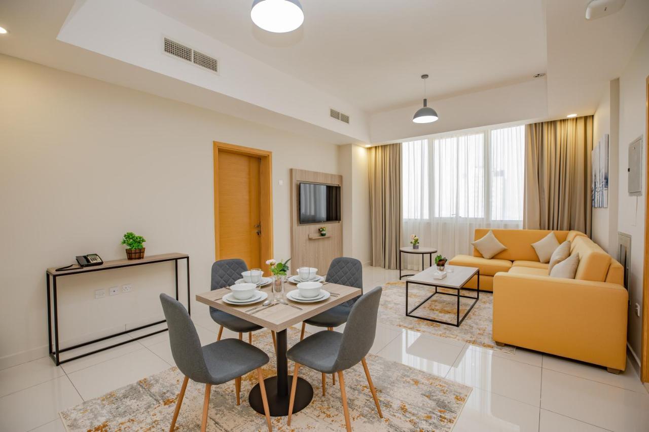 Platinum Coast Hotel Apartments Fujairah Rum bild A living room in a serviced apartment in Dubai