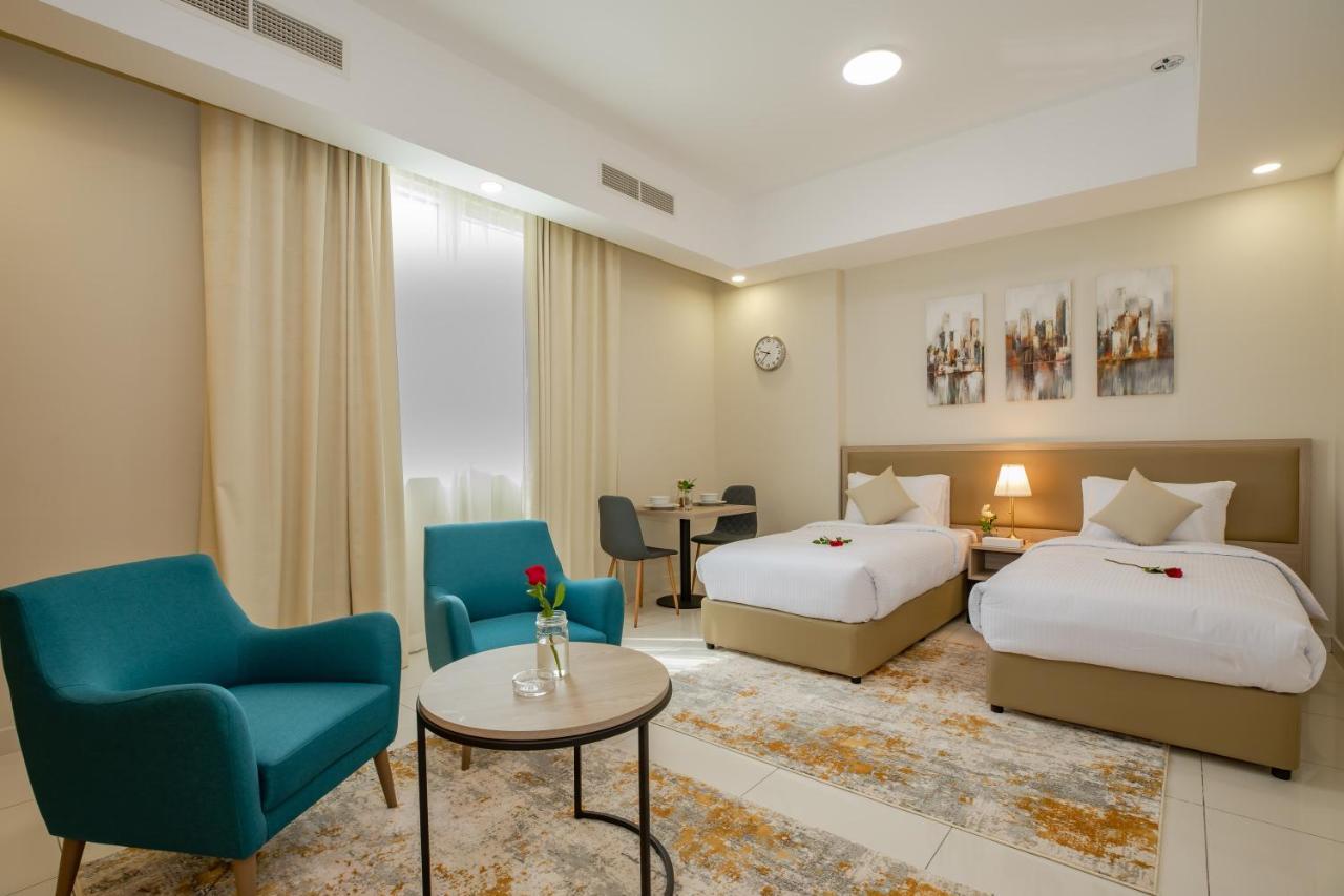 Platinum Coast Hotel Apartments Fujairah Exteriör bild Deluxe Room