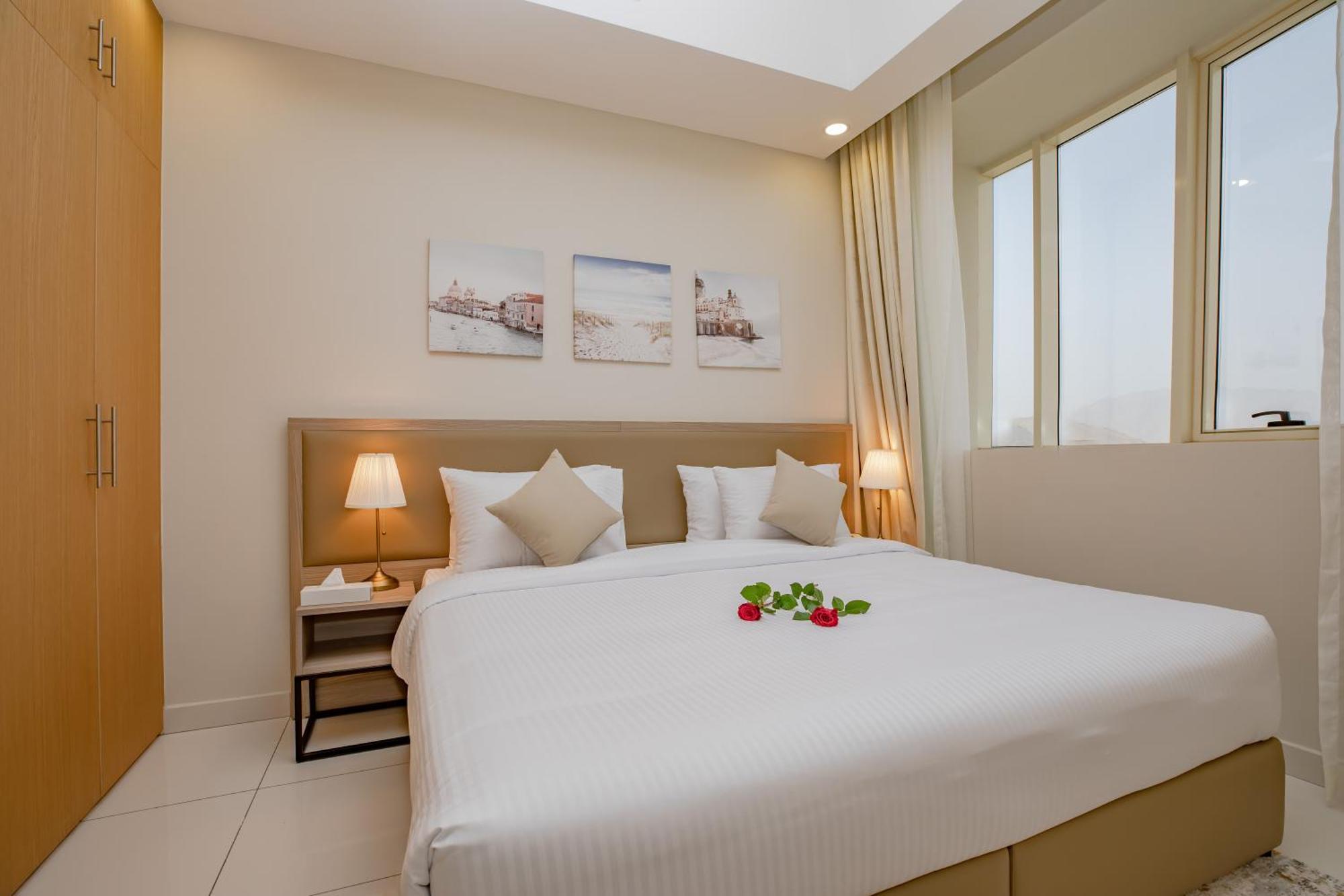 Platinum Coast Hotel Apartments Fujairah Rum bild A bedroom in a hotel